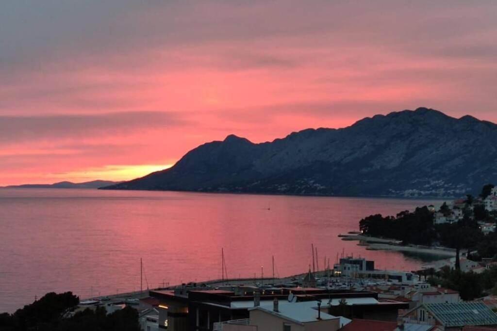 Apartment With Sea View Baska Voda Exterior photo
